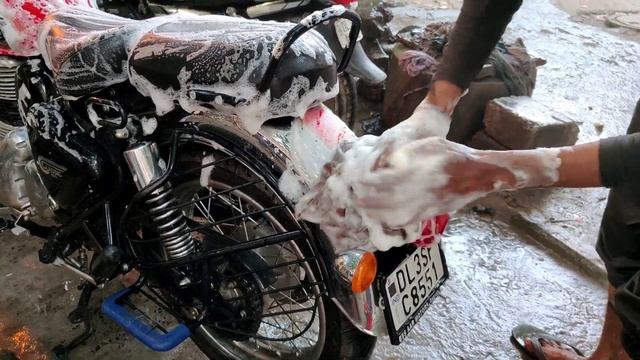 Ye h Real Classic350 CHROME RED😍 | First wash of my Bike #classic350bs6 смотреть онлайн
