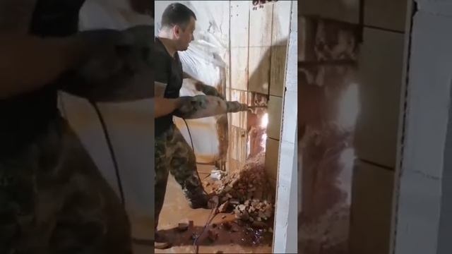 Вырезаем двери в бетонной стене. смотреть онлайн