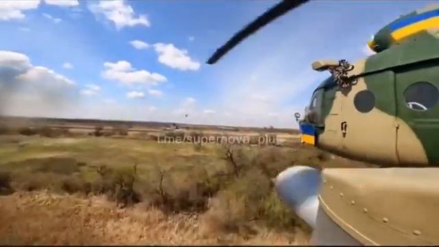Brave #ukraine #pilots flying low in south Ukraine смотреть онлайн