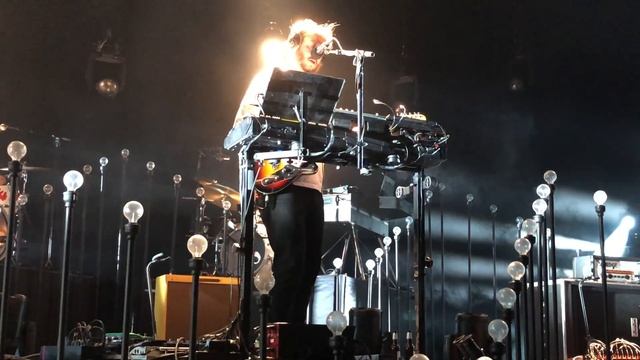 Bon Iver- The Wolves, Live- 3/27 Philadelphia Metropolitan Opera House смотреть онлайн