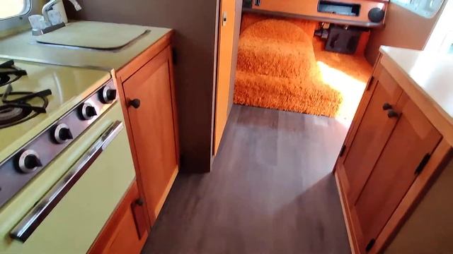 1972 Winnebago Brave latest update: Cabinets complete and miscellaneous смотреть онлайн