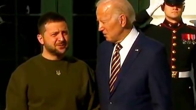 Диванная студия троллинг-сюжетов. Выпуск - 31- " Дорого же он им обходится..." смотреть онлайн