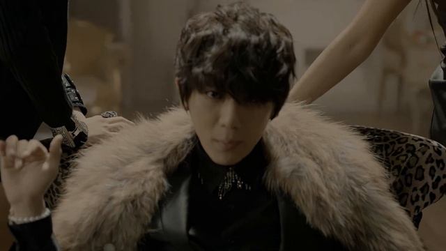 트러블메이커(Trouble Maker) - Trouble Maker MV 4K (2011) смотреть онлайн