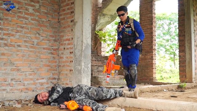 LTT Game Nerf War : Police Blue Winter Warriors SEAL X Nerf Guns Fight Criminal Group Rocket смотреть онлайн