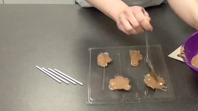 Chocolate at Home How to make Safari and Dinosaur Kits Lollipops Video смотреть онлайн