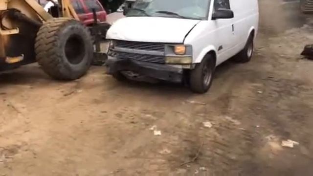 Parting Out a 2002 GMC Safari - Sam's Used Parts, Inc. смотреть онлайн