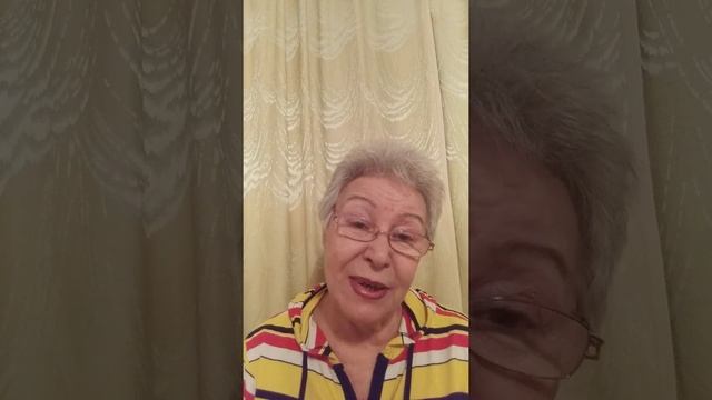 22.  Есть время природы особого цвета...