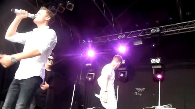 B-Brave - Bij Mij @ Klompenfeest Twello 2014 смотреть онлайн
