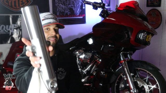 Harley Davidson Chrome Lower Fork Sliders on Road Glide special смотреть онлайн