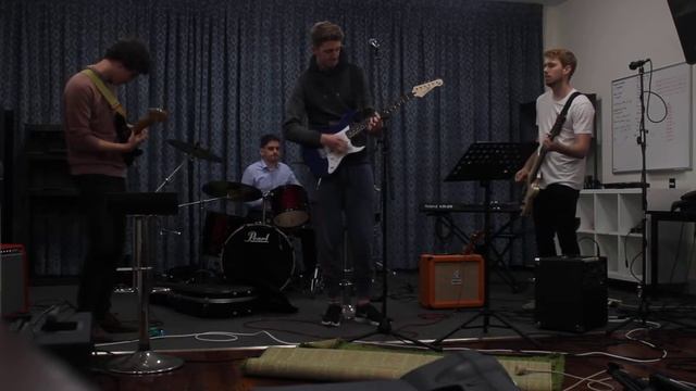 Mark's New Song - Moon Safari смотреть онлайн