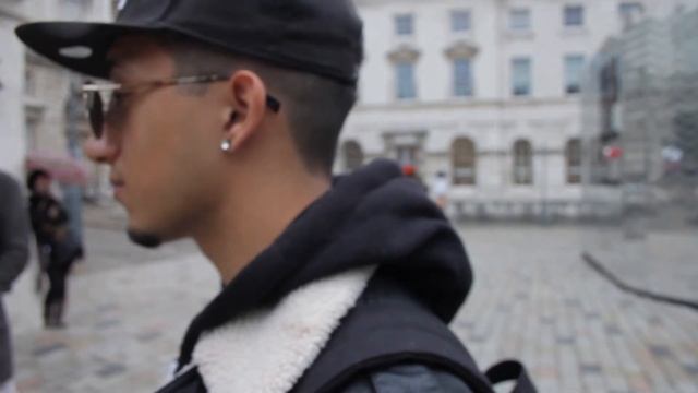 FKJ - Lying Together // Street Style LFW Part 1 смотреть онлайн