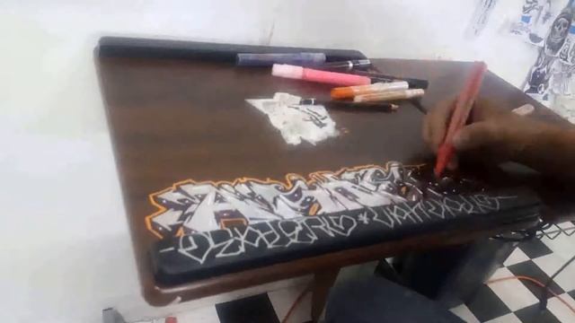 Ashes Icr, Dealers Vandals tattoo table whit Molotow Liquid Chrome смотреть онлайн