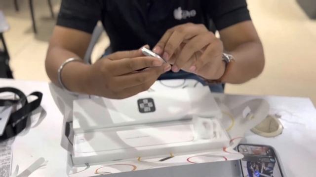 Apple Watch SE 2nd gen 44mm Silver смотреть онлайн