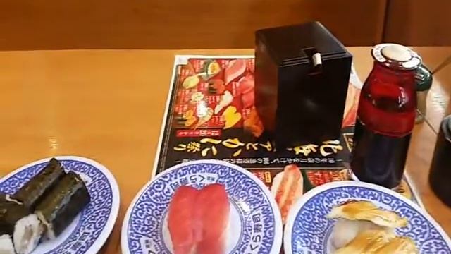 Kura Sushi - суши экспресс в Токио くら寿司 池袋
