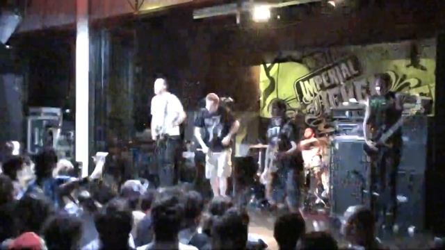 THE GHOST INSIDE - Provoke / The Brave (live 2009) смотреть онлайн