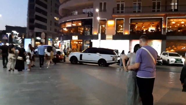Armenia-Walking On North Avenue 2022 -Yerevan смотреть онлайн