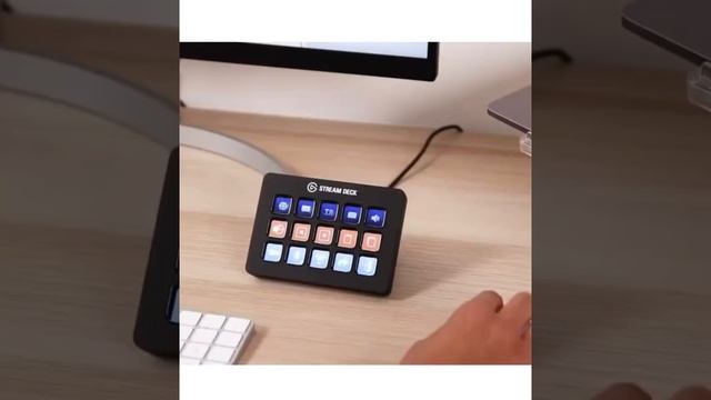 Elgato Stream Deck - Live Content Creation Controller with 15 Customizable LCD Keys, смотреть онлайн