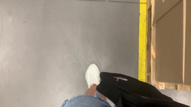 ВЛОГ Приехали в Metro слежу за мамой ! смотреть онлайн