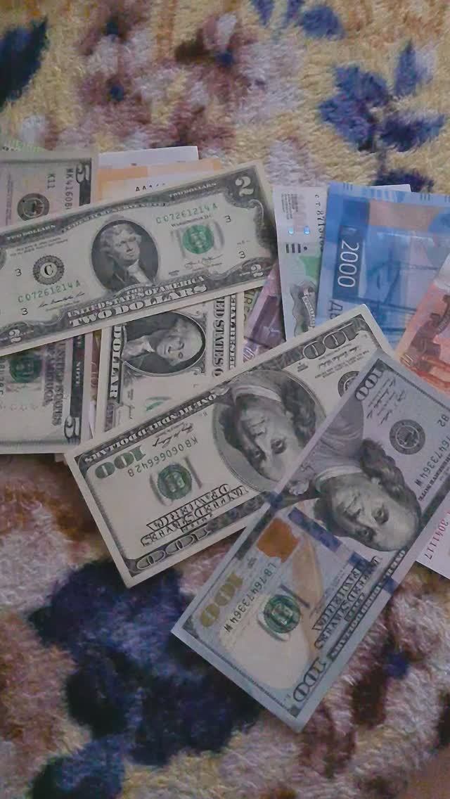 Хочу много денег, а работать не хочу! смотреть онлайн