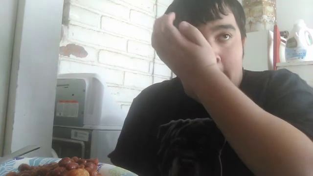 Eating chili cheese tatter tots and family talk ASMR смотреть онлайн