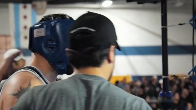 Chicago Police Department's Finest Vs. Chicago Fire Department's Bravest: 2017 Battle of the Badges смотреть онлайн