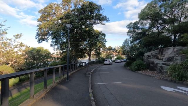 Sydney - Opera House, Manly und Bondi Beach mit Küstenwanderung смотреть онлайн