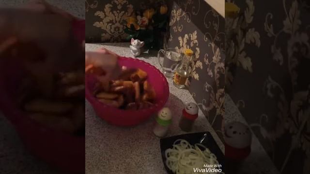 Крылышки с картошкой в медовом маринаде😍описание рецепта под видео смотреть онлайн
