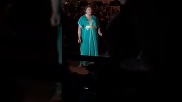 Candace Bogan sings "O patria Mia" смотреть онлайн