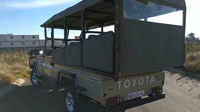 Toyota Land Cruiser Safari vehicle смотреть онлайн