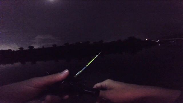 夏の奥浜名湖でチニング　ズル引き＆ロングポーズで攻める！　セリアのワーム　アブガルシア・ズームサファリ７６５L смотреть онлайн