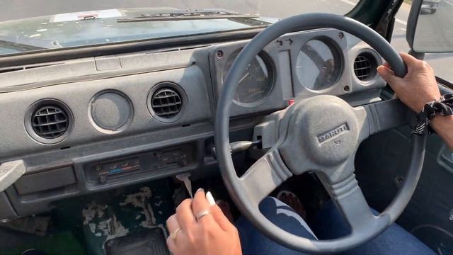 Driving Jeep on Safari || Lady driving jeep with full pedal show || Jungle safari смотреть онлайн
