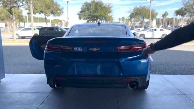 CERTIFIED PRE-OWNED 2017 CHEVROLET CAMARO [2dr Coupe 1LT] смотреть онлайн