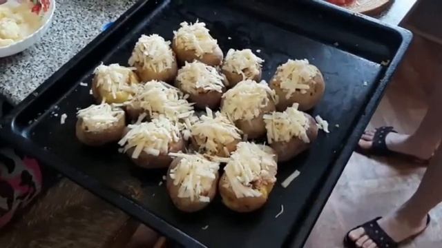 Картошка в мундире///КАТЯ, ЮЛИЯ, МАША, ВИКА, СОНЯ смотреть онлайн