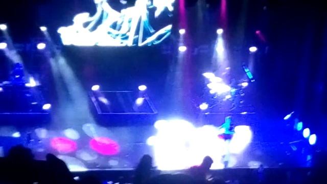 Beyond the veil - Lindsey Stirling | Brave Enough Tour 2017 (Buenos Aires, Argentina) смотреть онлайн