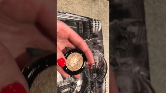 Essence Cosmetics Eyeshadows Part 2 смотреть онлайн