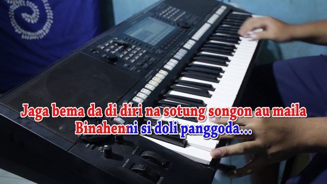 SI DOLI PARGITAR - TINITIP SANGGAR [KARAOKE] LAGU OPERA BATAK смотреть онлайн