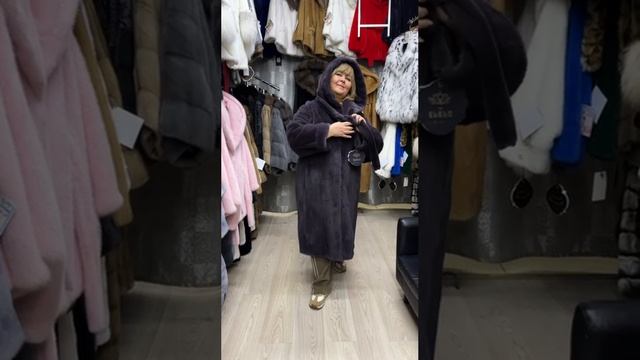 Шуба норковая цвета лаванды в роспуске.mp4 смотреть онлайн