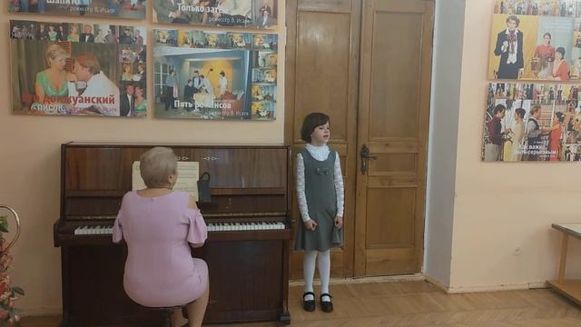 ученица вокальной студии Дома учителя Мария Юрченкова на Дне открытых дверей смотреть онлайн