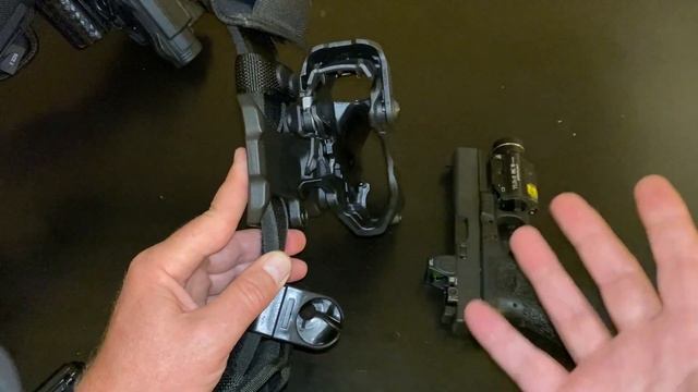 Safariland vs Blackhawk vs Alien Gear - Duty Holster Comparison смотреть онлайн