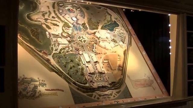 Lobby of Great Moments With Mr Lincoln Opera House Main Street USA Disneyland смотреть онлайн