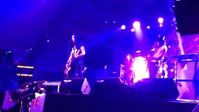 Slash - Welcome To The Jungle Istanbul смотреть онлайн