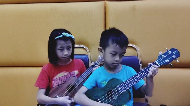 The Lonely Brave(Chinese song) - Eason Chan Cover By Angel & Noel смотреть онлайн