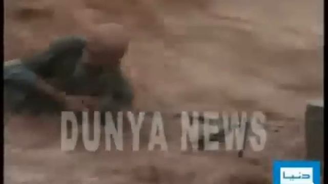 During Floods in Pakistan A Brave Young man Save the Old Man 2010.flv смотреть онлайн