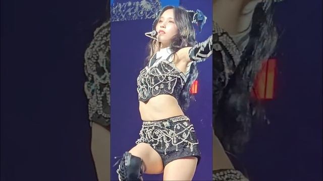 Mina - 230911 'MORE & MORE, Brave' TWICE 5th World Tour (slow-focused fancam) смотреть онлайн