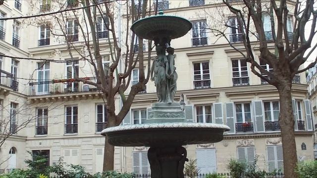 PARIS, CITÉ DE TRÉVISE 🚶♀️🚶 1 MOMENT IN PARIS смотреть онлайн