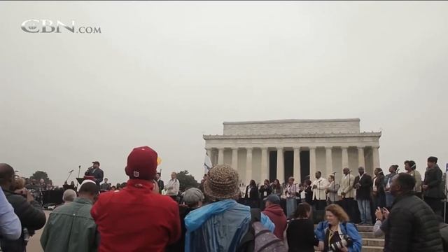 Churches Cry for Nat'l Revival at Lincoln Memorial смотреть онлайн