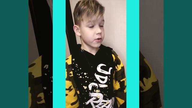 ( Андрей + 150 ) супер мощный фонарь против 12 Айфона !!! смотреть онлайн