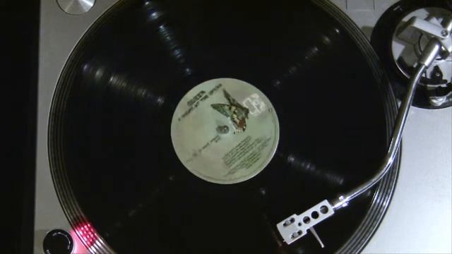 Queen - Love Of My Life (Vinyl Cut) смотреть онлайн