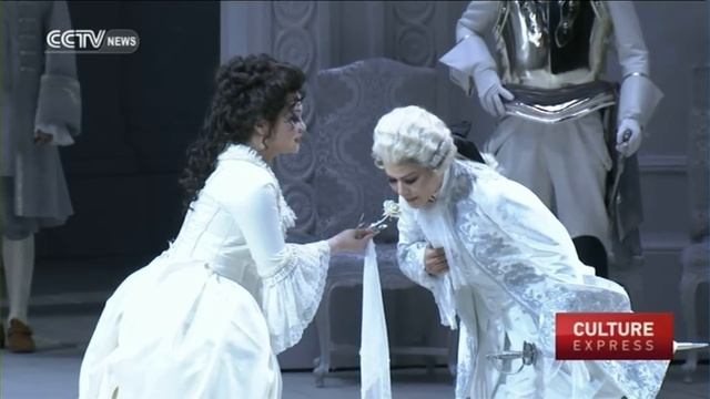 Soprano Huang Ying stars in opera, The Knight of the Rose смотреть онлайн