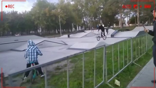 Отдыхаем поем песни. Парк КОСМОС!!!! смотреть онлайн